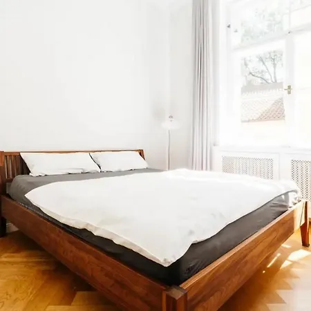 4bdr Close To Marienplatz Appartement