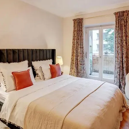 4bdr Close To Marienplatz 아파트 *